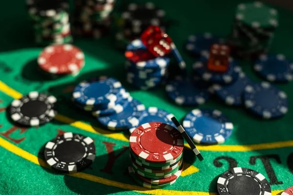 Player reviewing hand strength at Texas Hold'em Bonus table